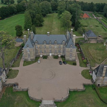 Les Communs De Chiffrevast Bed and Breakfast Tamerville Exteriör bild